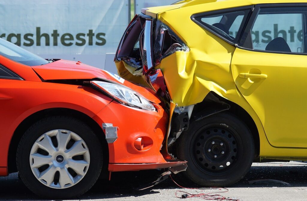 crash test, collision, rear-end collision-1620591.jpg